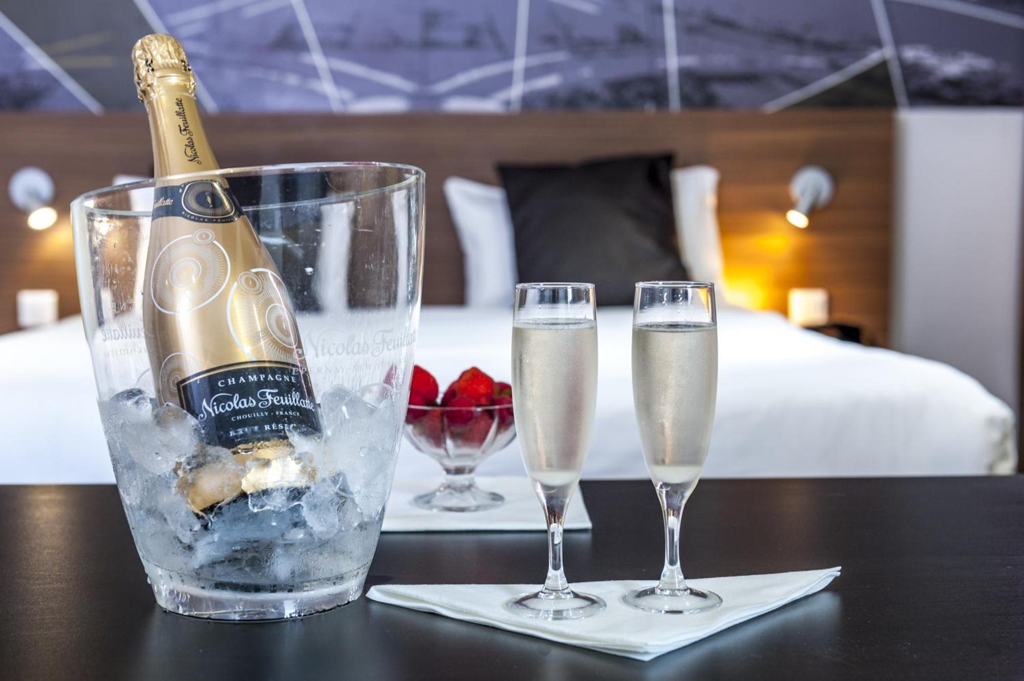 Brit Hotel Toulouse Colomiers - L'Esplanade Luaran gambar
