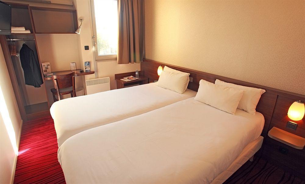 Brit Hotel Toulouse Colomiers - L'Esplanade Bilik gambar
